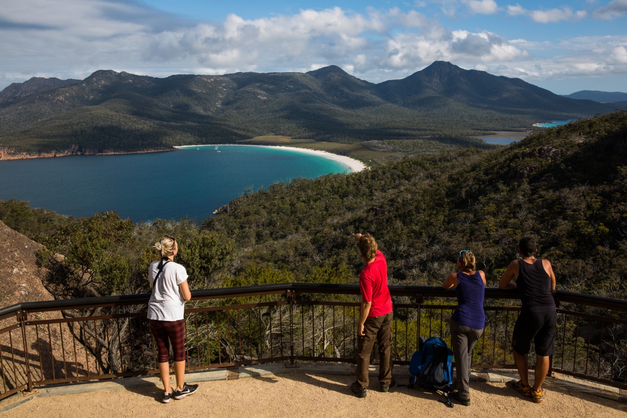 The lookout at Wineglass Bay