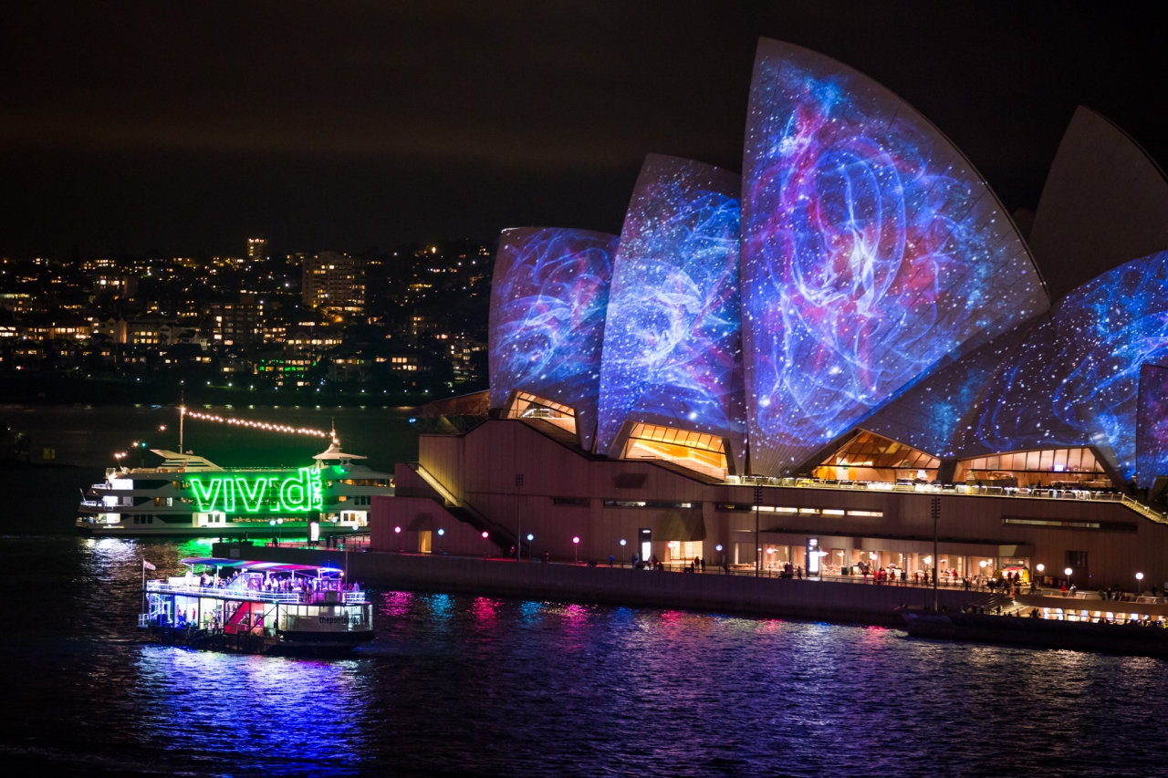 Vivid Sydney 2014 : Lighting of the Sails