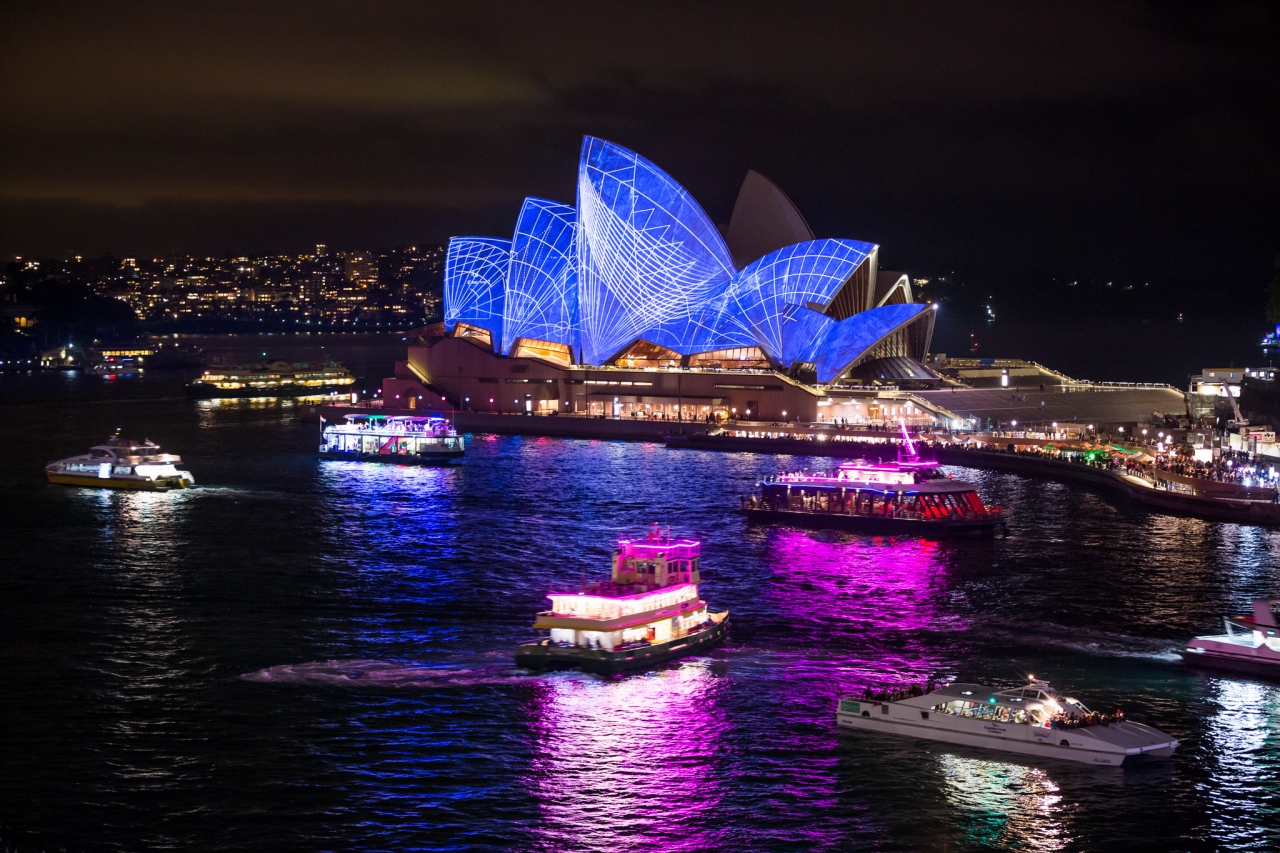 Vivid Sydney 2014 : Lighting of the Sails