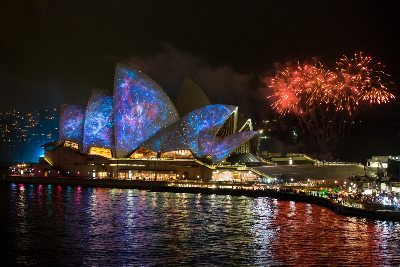 Vivid Sydney 2014 : Lighting of the Sails